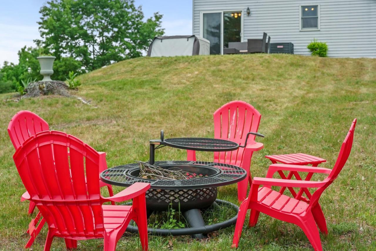 Long Lake Retreat- Hot Tub, Pool Table, Firepit Traverse City Exterior foto